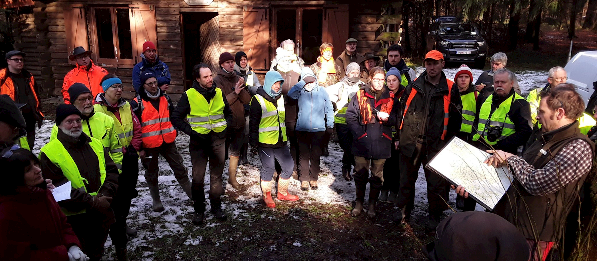 Briefing before roe deer count (photo Boswachter Marc)